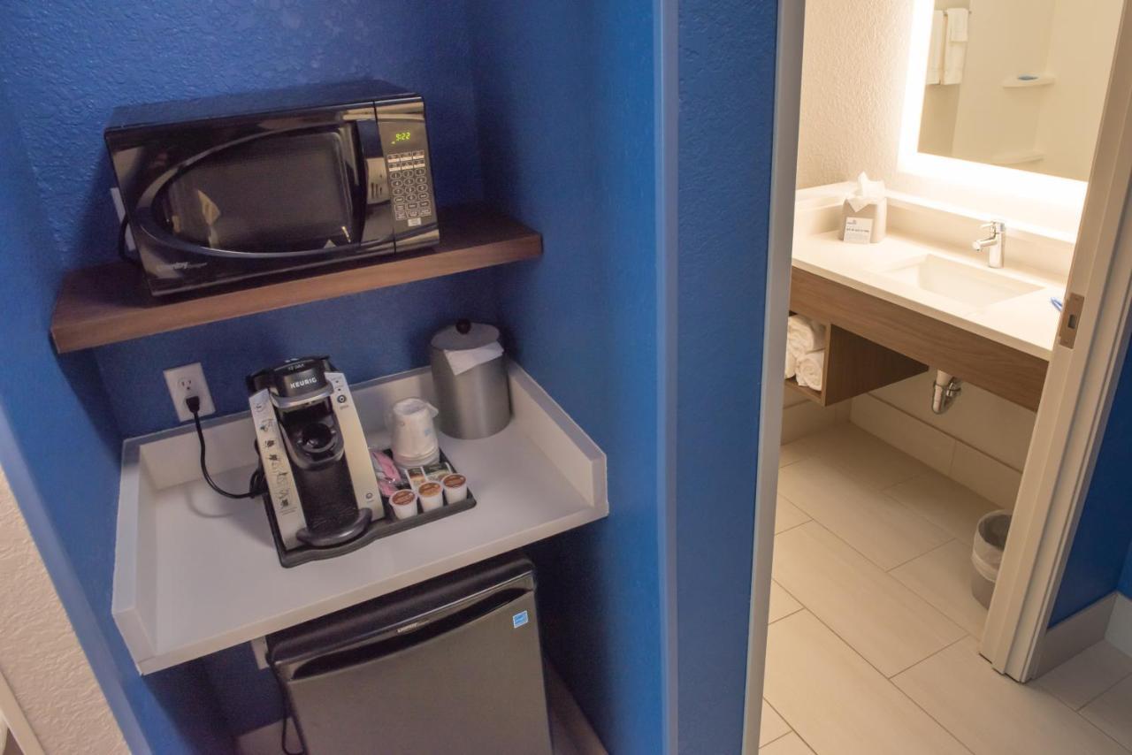 Holiday Inn Express & Suites - Dayton Southwest By Ihg Dış mekan fotoğraf