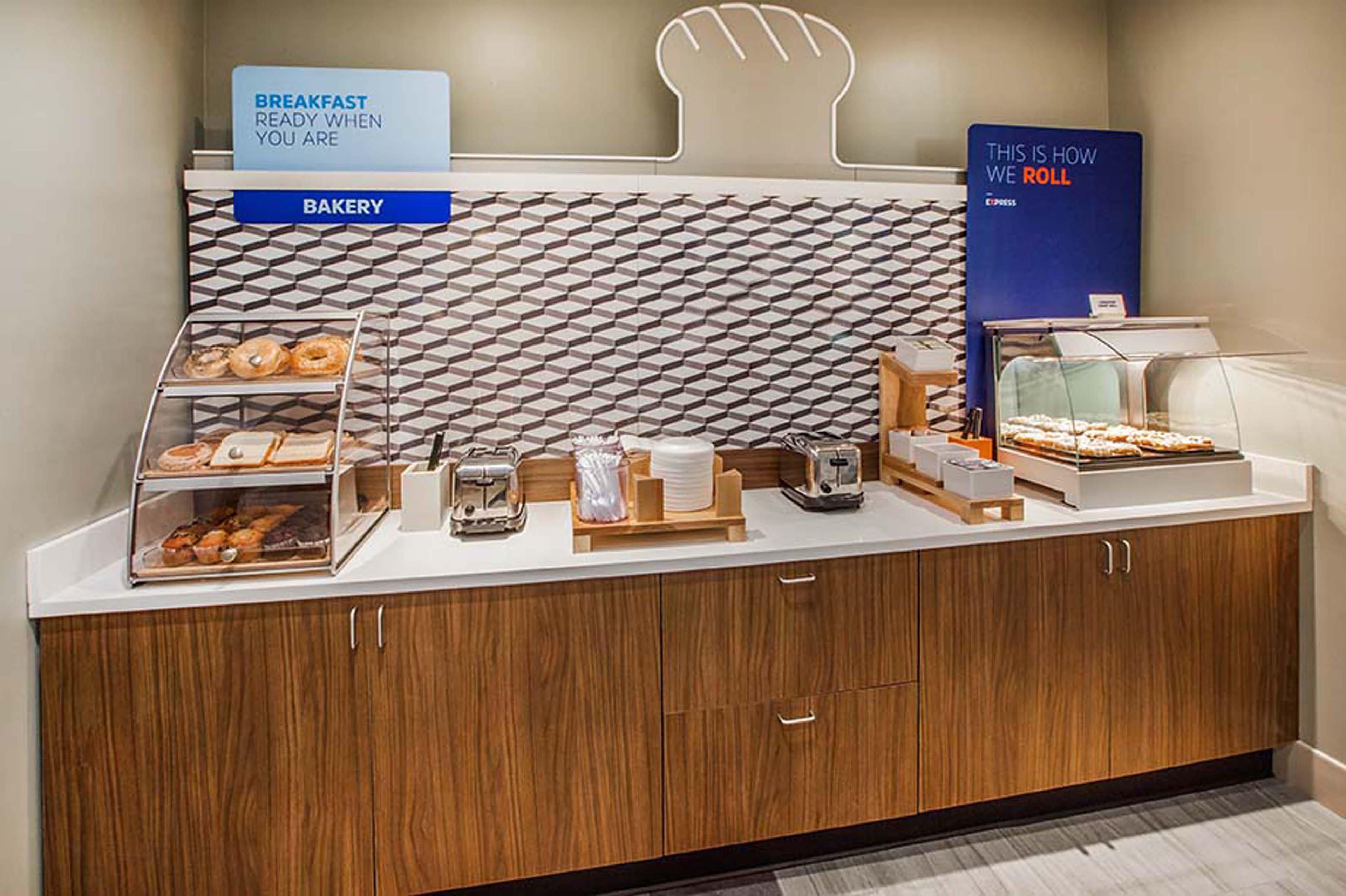 Holiday Inn Express & Suites - Dayton Southwest By Ihg Dış mekan fotoğraf