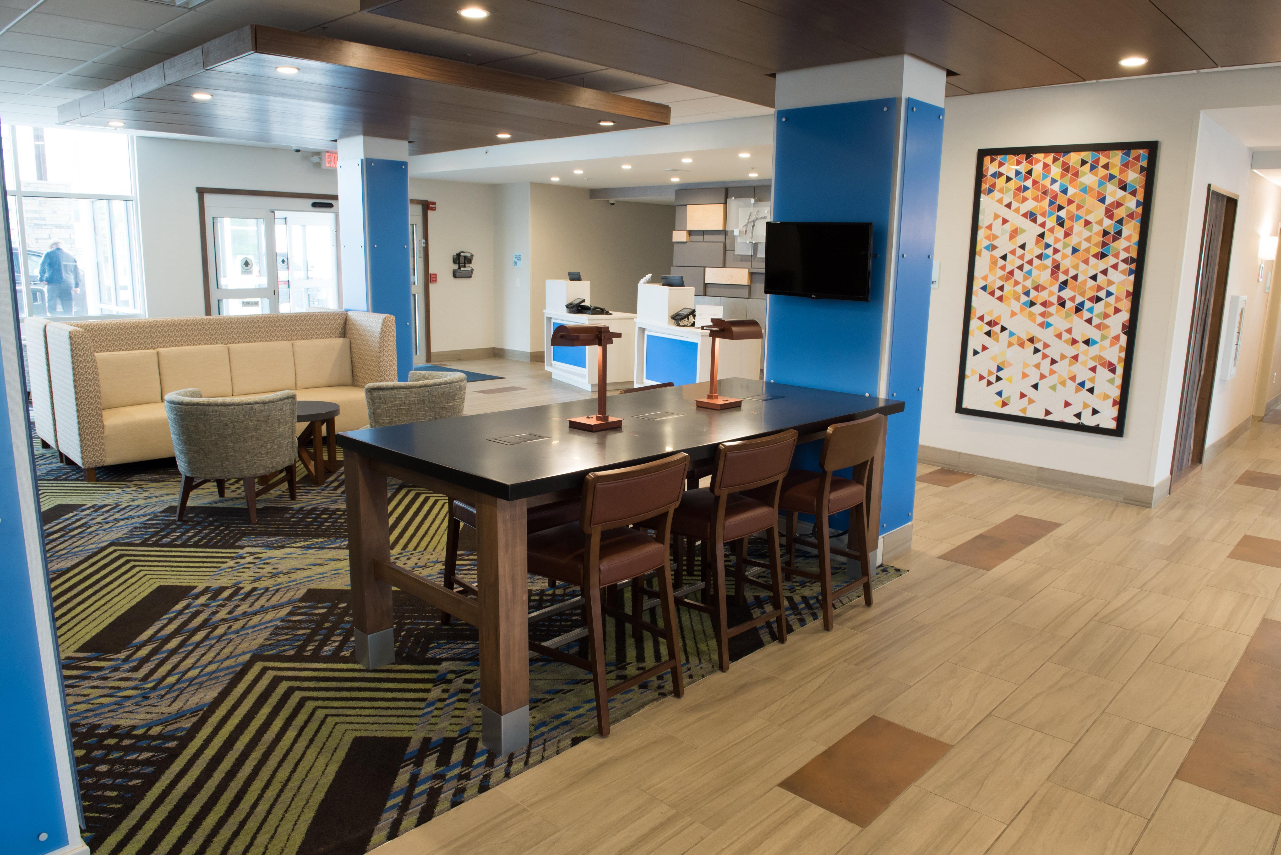 Holiday Inn Express & Suites - Dayton Southwest By Ihg Dış mekan fotoğraf