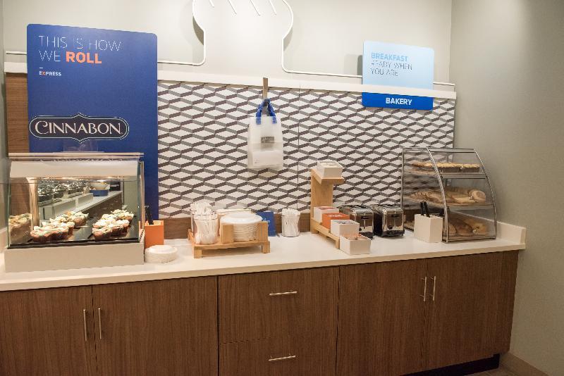 Holiday Inn Express & Suites - Dayton Southwest By Ihg Dış mekan fotoğraf